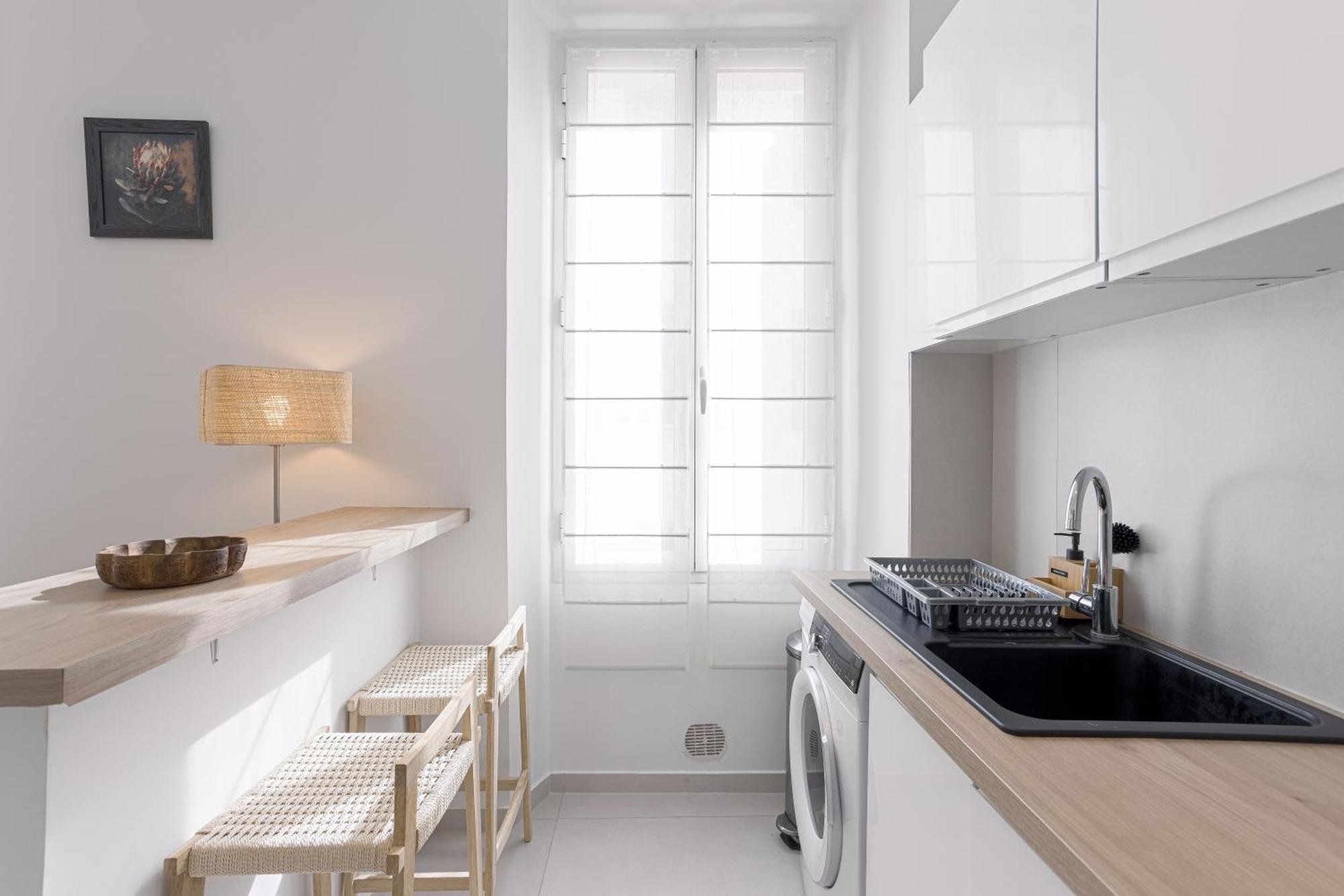 Josi - 2 Chambres, Central, 10mn Du Palais&plages, Neuf, Clim